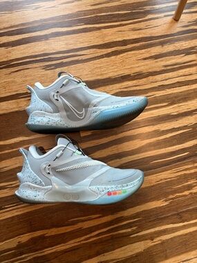 Nike Adapt BB 2.0 with box and charger.